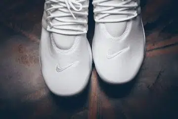 White Nike Air Presto Essential-2