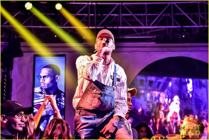 Chris Brown Announces He Is Going On Tour