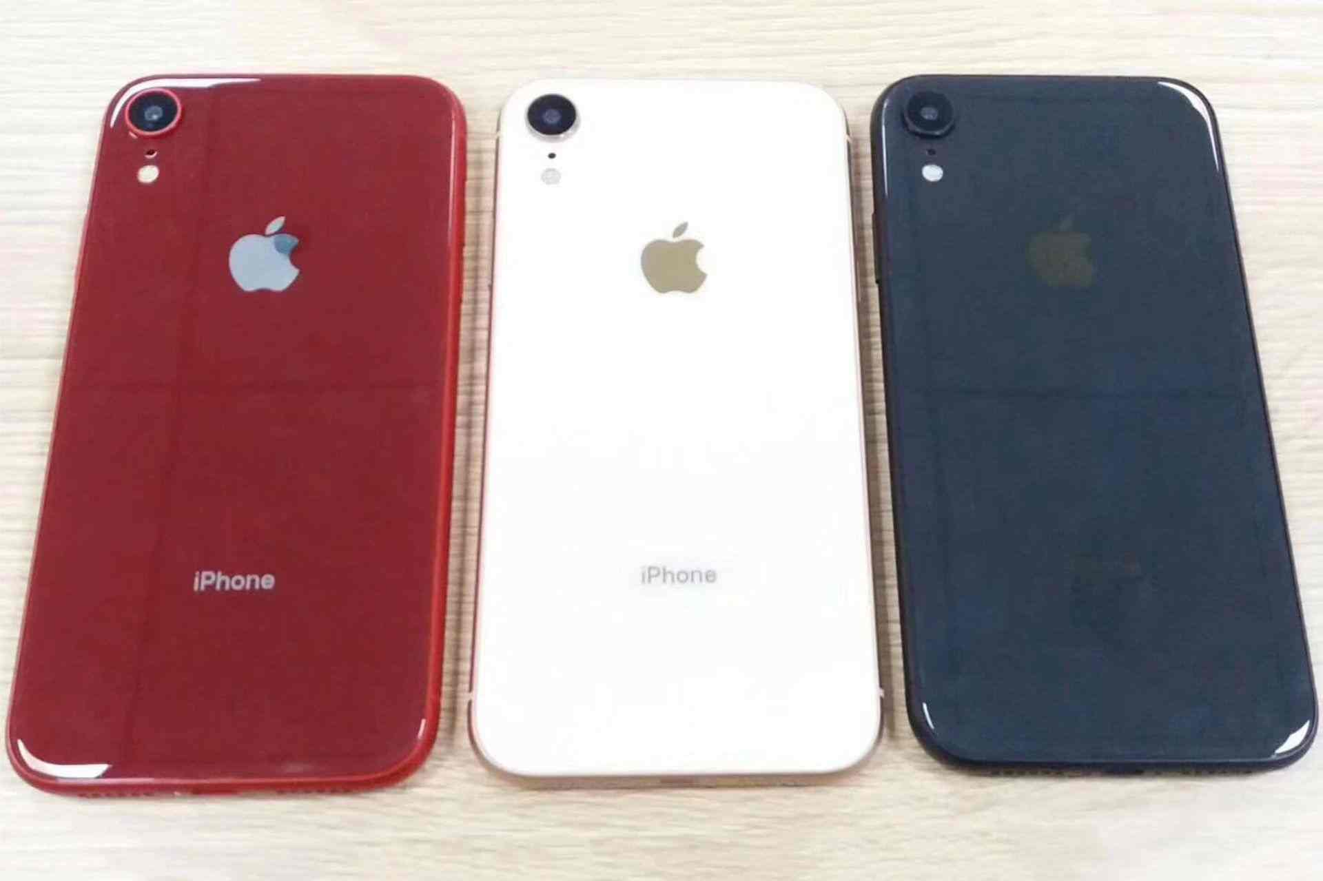 Leaked Pics Show Apple’s New “iPhone XC” Leaked Pics Show Apples New1