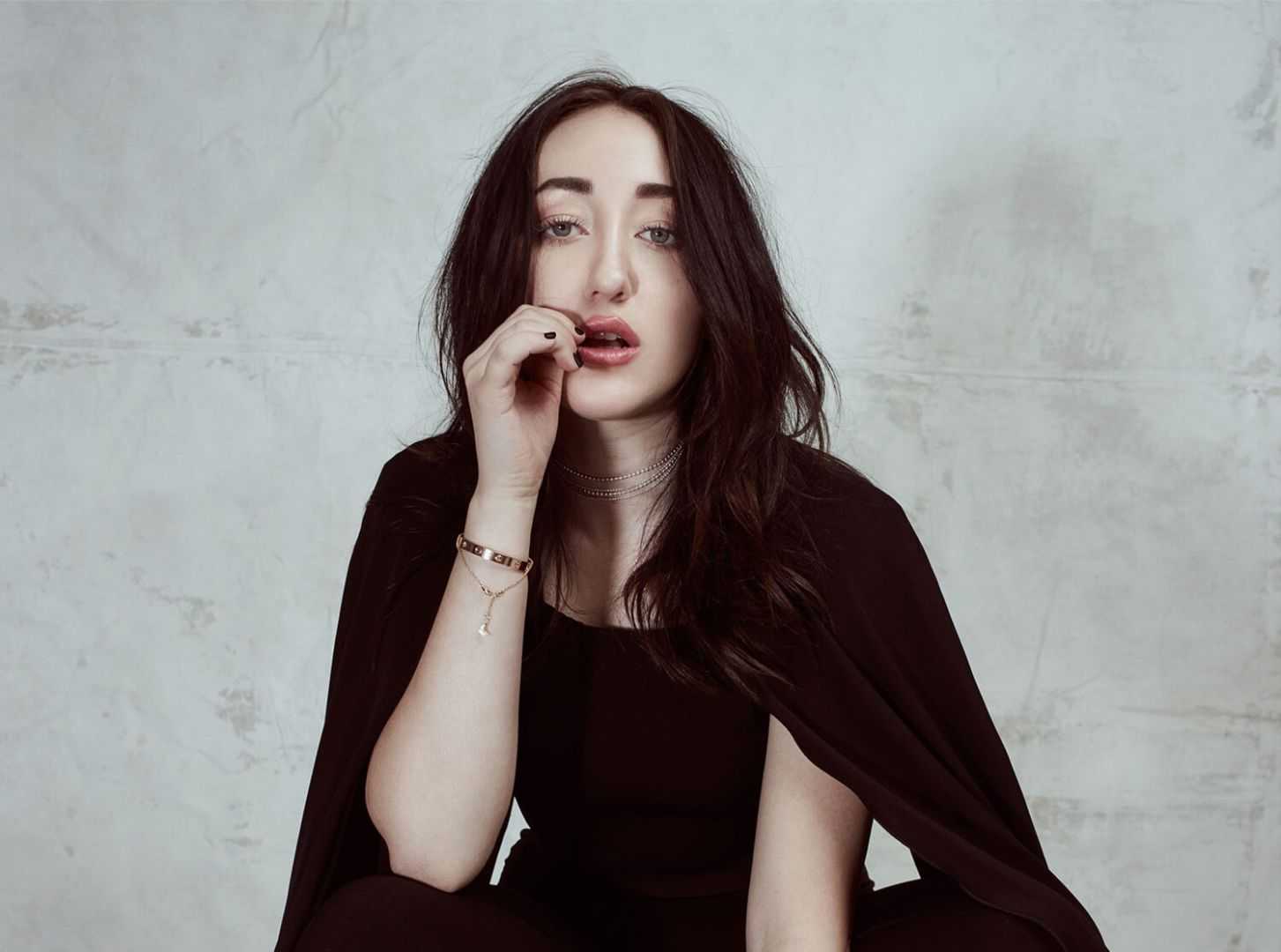 Noah Cyrus is Charging 12K For Her Breakup Tears Noah Cyrus is Charging 12K For Her Breakup Tears(1)