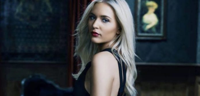 Lennon Stella Breakaway