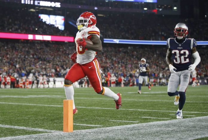 Tyreek Hill Gets a Beer Thrown