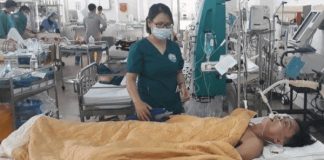 Docs Pump 15 Cans of Beer in Man’s Stomach to SAVE HIS LIFE! Docs Pump 15 Cans of Beer in Mans