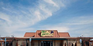 A Woman Confessed To STABBING Her MOTHER At Olive Garden A Woman Confessed To STABBING