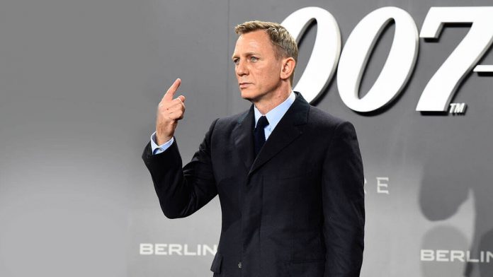 Daniel Craig Halts Productions