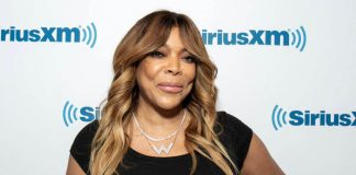 Crazy Wendy Williams Wears 2K Fanny Pack On Amtrak! Crazy Wendy Williams Wears