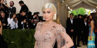 Kylie Jenner Wallet Overfloweth For Her 22nd Birthday Kylie Jenner Wallet Overfloweth