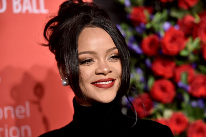 The Internet Thinks Rihanna is Pregnant