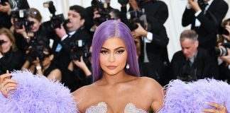 Kylie Jenner Shows Out Hailey Baldwin At Her Own Wedding! Kylie Jenner Shows Out Hailey