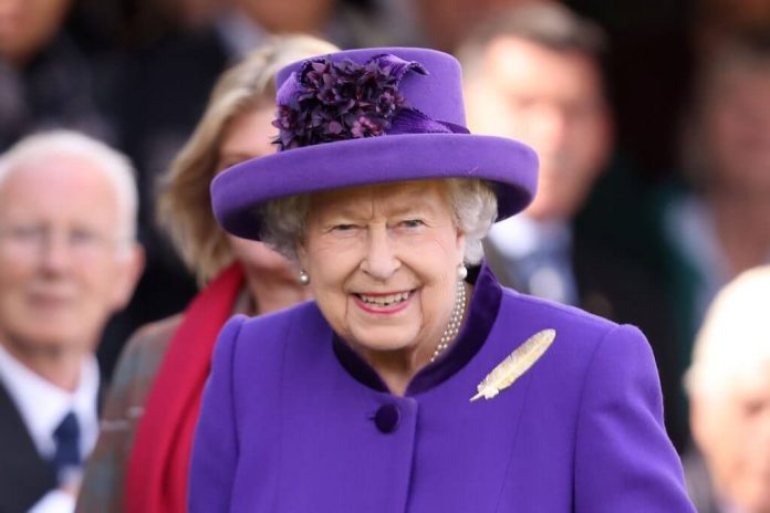 Queen Elizabeth Slaps