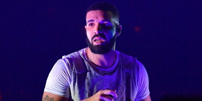 Drake Boo'ed Off Stage At Camp Flog Gnaw - HypeFresh Inc
