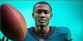 Devonta Smith limps off field but still in play DEVONTA SMITH