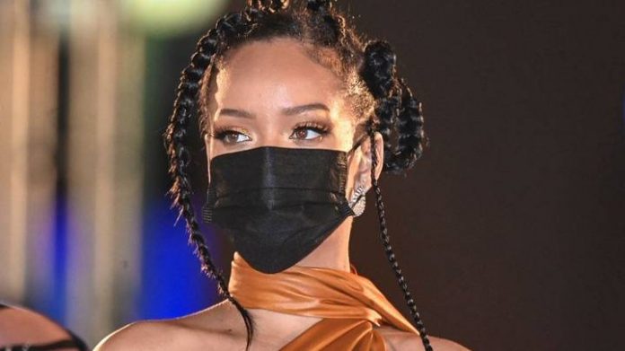 RIHANNA RESPONDS