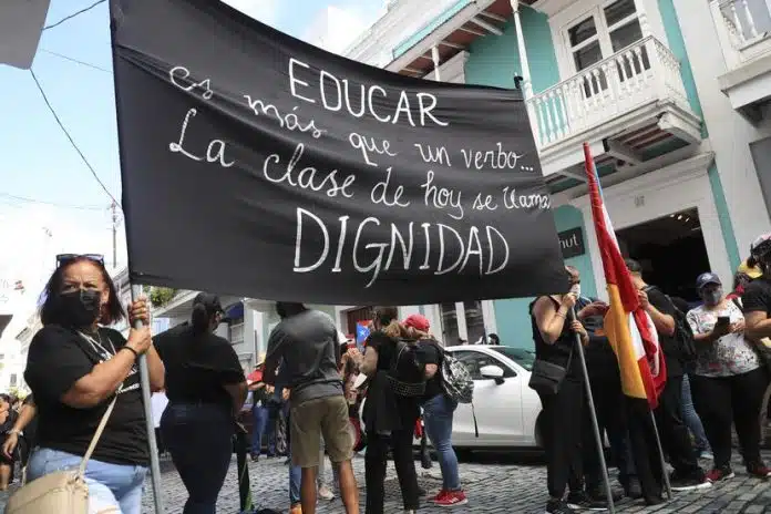 TEACHERS IN PUERTO RICO PROTEST