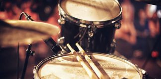 How to Choose Between Acoustic And Electric Drums acoustic drums