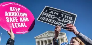 “Roe vs. Wade Under Threat: Abortion Rights Hang in the Balance, Igniting Public Outcry” “ROE VS. WADE UNDER THREAT