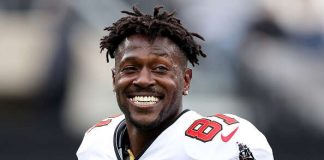 Tampa Bay Buccaneers Antonio Brown Takes A Stroll Down Memory Lane Tampa Bay Buccaneers