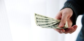 8 of the World’s Richest People That You Don’t Know About 8 OF THE WORLD’S RICHEST PEOPLE