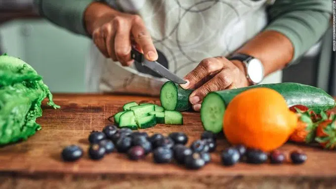How to eat to live longer, according to a new study