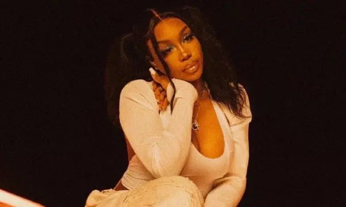 SZA’s ‘SOS’ Album Returns To #1 On The Billboard 200 Chart For An 8th Week