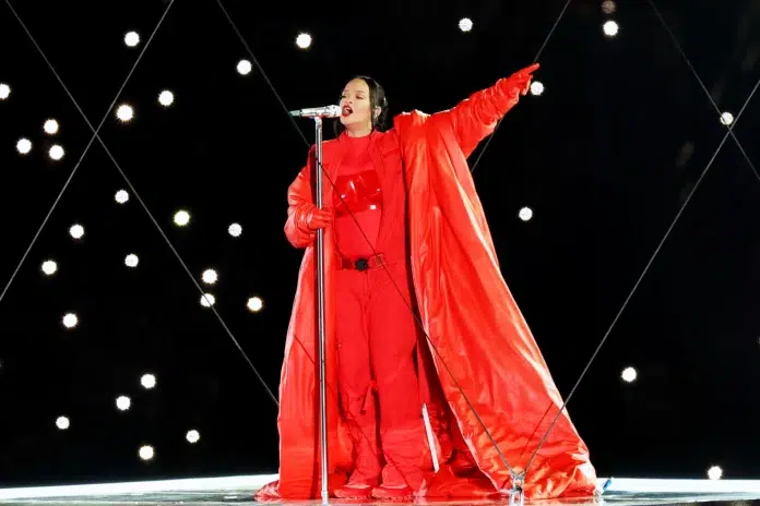 rihanna super bowl trump nfl R&B