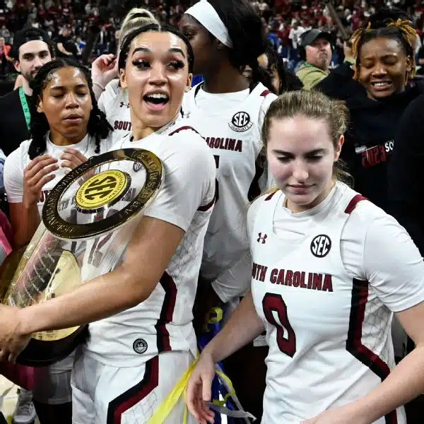 South Carolina stays perfect to win SEC title