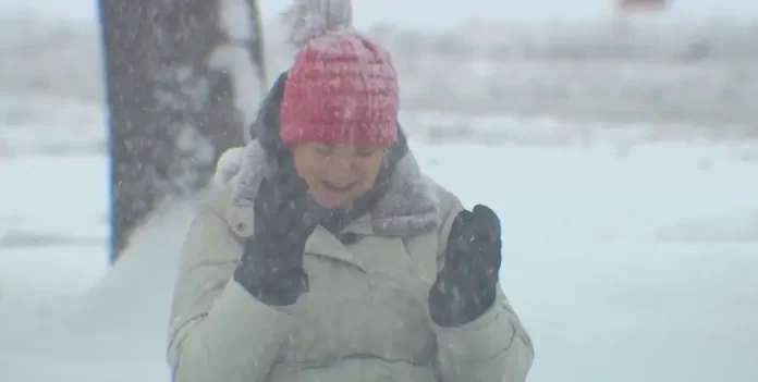 White 'Karen' Woman Angry At Black Men For Shoving Snow Off Her Sidewalk