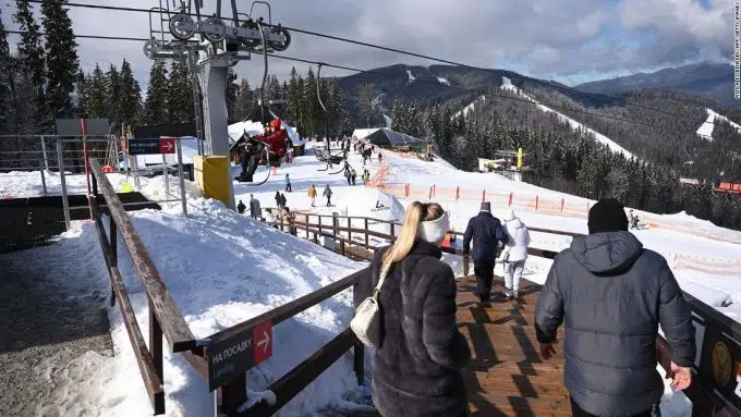 Full hotels, busy ski resorts: Why Ukraine's tourism sector is having a busy war | CNN