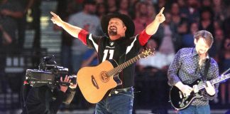 Garth Brooks’ No Phone Policy at Las Vegas Residency: Enjoy the Music Uninterrupted Garth Brooks' No Phone Policy at Las Vegas Residency: Enjoy the Music Uninterrupted