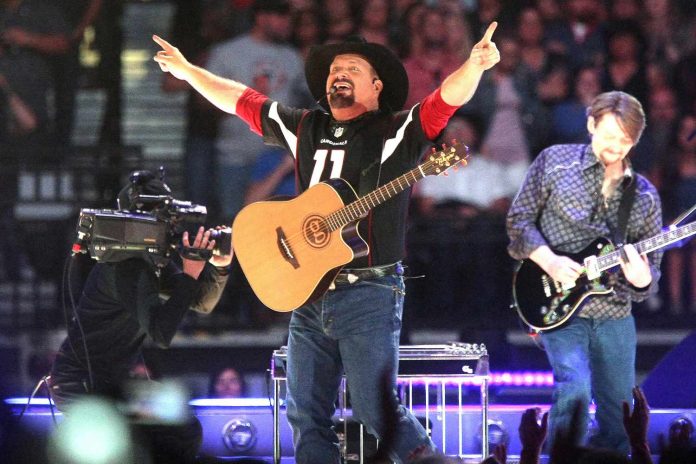 Garth Brooks' No Phone Policy at Las Vegas Residency: Enjoy the Music Uninterrupted