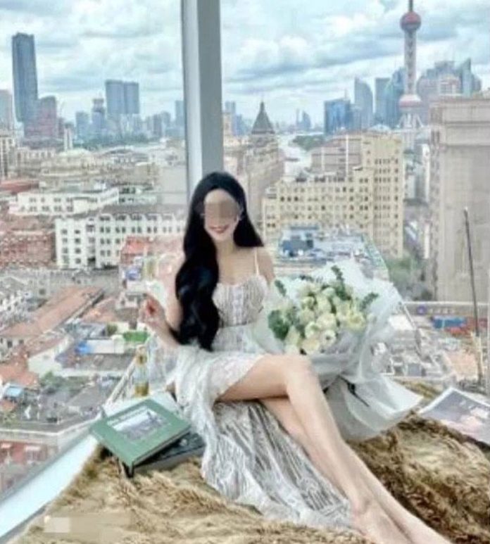 The inventor of TikTok discloses how Chinese influencers pose in images to appear to be in the United States: 'I'll never get over how authentic American Core is.' https://www.google.com/url?sa=i&url=https%3A%2F%2Fwww.boredpanda.com%2Finfluencers-fake-being-rich%2F&psig=AOvVaw16x5XOxjQCWBqkIXoyM3SE&ust=1683288813225000&source=images&cd=vfe&ved=0CBEQjRxqFwoTCJDHts_R2_4CFQAAAAAdAAAAABAE