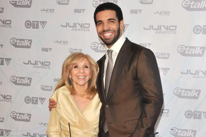 People Drake's Mom Joins Him Onstage for Heartwarming Performance of 