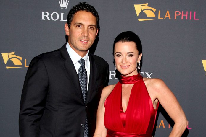 Kyle Richards Cheating Rumors https://images.app.goo.gl/GLdxSuzCjdRuJZFp9