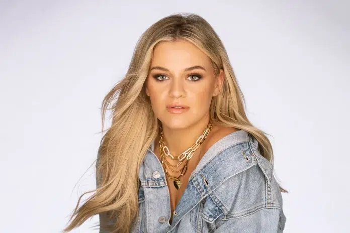 Rolling Stone Kelsea Ballerini Opens Up About Her Divorce in Intimate Screening of 'Rolling Up the Welcome Mat'