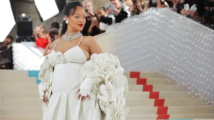 Savage X Fenty Maternity: Rihanna's Breathtaking Photo Shoot with Toddler