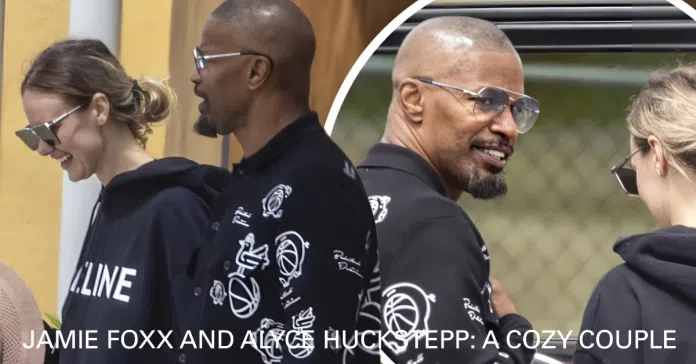 Jamie Foxx and Alyce Huckstepp Spotted Cozy on Exclusive Vegas Set