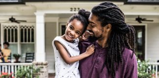 Father-Daughter Photo Goes Viral for All the Right Reasons photo Heartwarming father-daughter picture Emotional viral image
