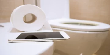 Phone's dirtier than a toilet