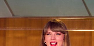 Travis Kelce: Taylor Swift’s Suite Visit Was “Absolutely Electric” Taylor Swift at Travis Kelce game