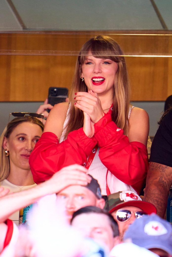 Taylor Swift at Travis Kelce game