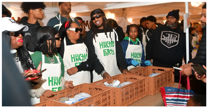 QUAVO FEEDS 300 FAMILIES ON THANKSGIVING