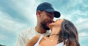 Neymar’s Infidelity Scandal: A Spark for a Conversation About the Personal Lives of Footballers Neymar's Infidelity Scandal: A Spark for a Conversation About the Personal Lives of Footballers