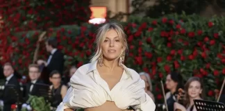 Sienna Miller Inspires with Pregnancy at 42 & Dismisses Age Shaming Sienna Miller pregnancy age gap