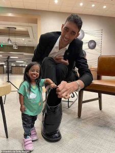 World's Tallest Man Meets Shortest Woman Again!