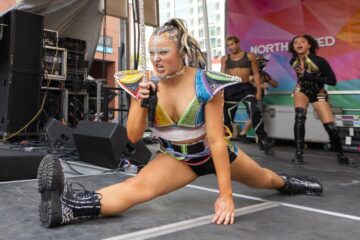 JoJo Siwa handles booing at NYC Pride