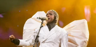 Lauryn Hill Surprises Class Reunion with “Ready or Not” Performance Lauryn Hill high school reunion performance