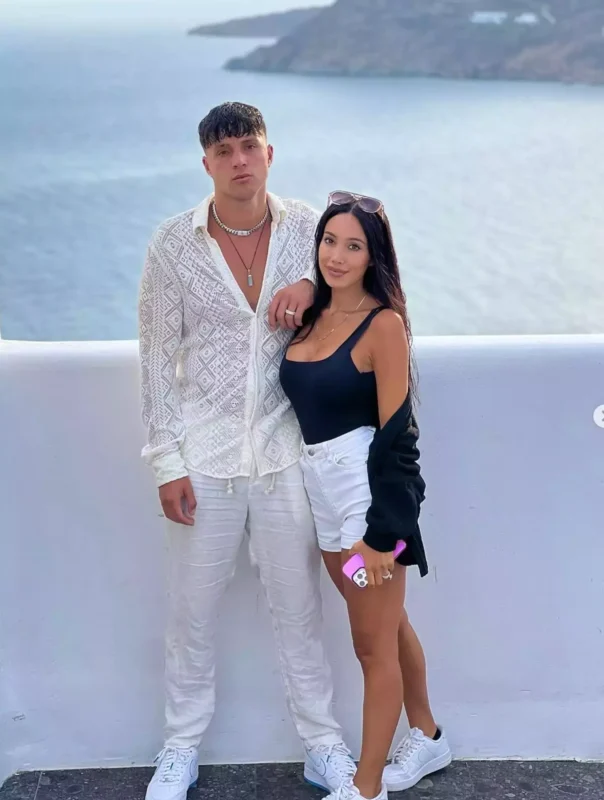 Scarlet Vas pregnancy scandal stepbrother controversy