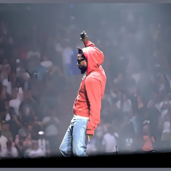 Kendrick Lamar Lights Up TDE’s Christmas Concert with Kids on Stage