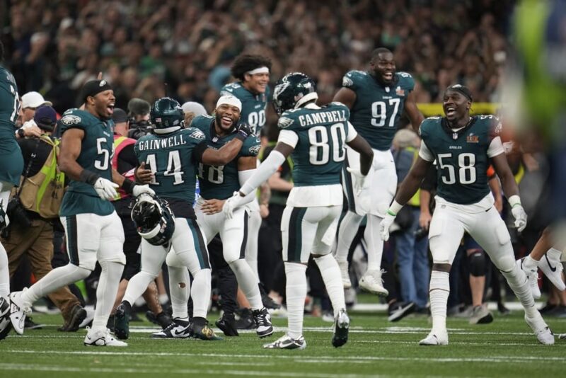 eagles fan casts spell on mahomes