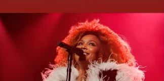 Lizzo Gets Emotional About Depression at ‘Lizzo In Real Life’ Concert Lizzo talks about depression in LA concert